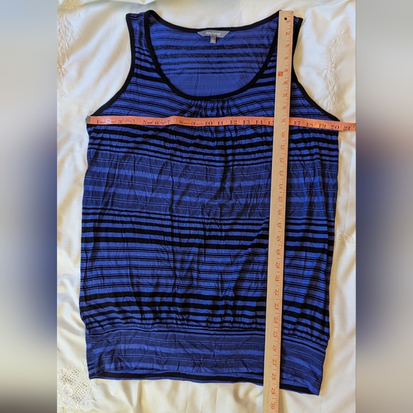 Daisy Fuentes szL blue & black striped soft sleeveless cuffed shirt EUC - Picture 6 of 6